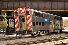 アメリカの通勤鉄道における推進運転用客車の例。シカゴのメトラ