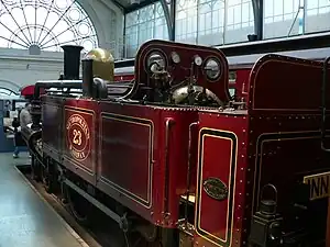 メトロポリタン鉄道23号機、世界最初の地下鉄を走った機関車で唯一現存するもの。コヴェントガーデンにて保存。