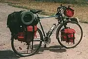 パニアバックをつけた自転車