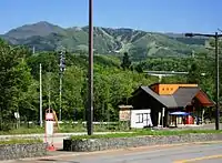 道の駅大日岳から望む鷲ヶ岳(2009年5月14日撮影)