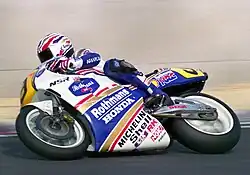 NSR500に乗るマイケル・ドゥーハン（1990年日本GP）