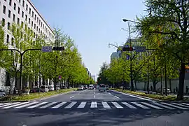 北浜3交差点、日本生命本社ビル前