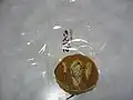 剣鍔文様付き円型きんつば（みかど屋）