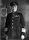 海軍士官冬季制服の一等艦隊司令官（ミハイル・ビクトロフ（英語版）、1937年）