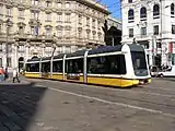 イタリア:ミラノ(7500形、後方)