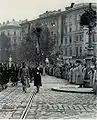 ウイーンでの軍事パレード(二色旗)。(1913年)