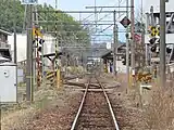 構内（2022年3月、駅南側の踏切から。画像奥が米原方面）