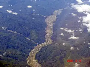 南会津町南郷地域を流れる伊南川