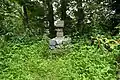 墳頂の石祠