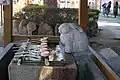 港住吉神社の御手水の兎 横から