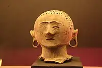 擬人化された埋葬用甕棺 (Maitum anthropomorphic pottery) 、フィリピンサランガニ州マイタム出土、前5-370年頃