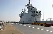 飛行甲板及び艦橋構造物