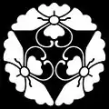 三つ寄せ唐花菱蝶