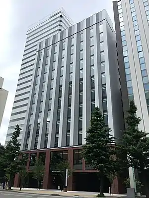 左:三井ガーデンホテル札幌ウエスト(2020年6月)右:三井ガーデンホテル札幌(2011年5月)