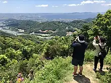 山頂から豊橋市方面を望む