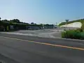 2017年6月時点の都城志布志道路と県道63号（一般道）との接続点。