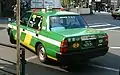 宮園自動車の東京無線カラーのタクシー