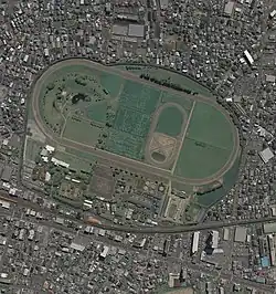 宮崎競馬場。画像の右側が北権現町。