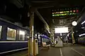地上駅時代の高知駅で発車を待つムーンライト高知