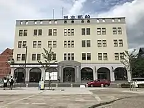 (旧)レトロ門司港駅前店(北九州市門司区)(左下、景観配慮店)2022年4月22日をもって閉店