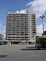 西口の駅ビル(2010年2月)