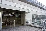 イオンモール大日に繋がる2階改札口