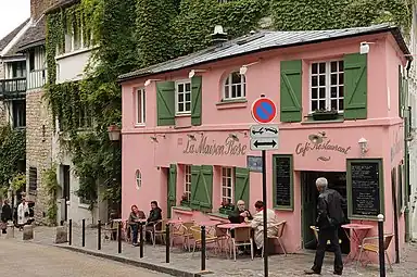ラ・メゾン・ローズ。ユトリロの題材になった (La Maison Rose à l'angle des rues des Saules et rue de l'Abreuvoir à Montmartre.)