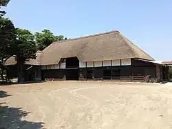 盛田牧場一号厩舎(南部曲屋育成厩舎)