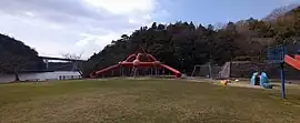 森と湖畔の公園