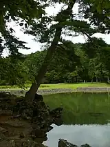 大泉が池の築山