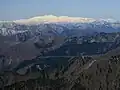 白山権現を祀る山で、山頂から白山を望むことができる