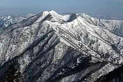 小津権現山から望む冬の花房山(2013年1月13日)