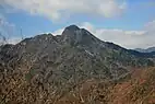 東の雲母峰から望む鎌ヶ岳