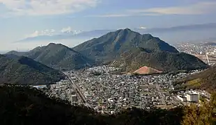 尾崎三峰山から望む金華山