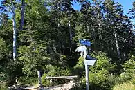 木曽駒ヶ岳7合目避難小屋裏の福島Aコース、福島Bコース、麦草岳登山道との分岐点
