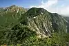 麦草岳から望む木曽前岳と左奥の木曽駒ヶ岳（2008年9月9日撮影）