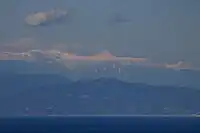 北北西側に南アルプスの北岳