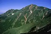蝙蝠岳から望む塩見岳