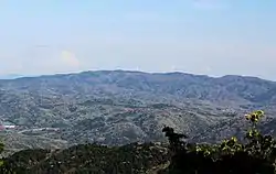 弥勒山から望む三国山(2012年4月27日)