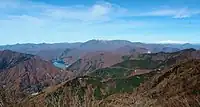 花房山頂上から望む北側の展望(徳山ダムと能郷白山)