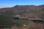 足和田山の三湖台から望む王岳、手前に青木ヶ原と西湖(2014年12月13日)