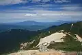 西側の展望御嶽山と乗鞍岳などの飛騨山脈南部の山、左中央手前に糸瀬山