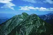 兎岳から望む中盛丸山と大沢岳（1994年7月30日）