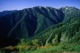 種池山荘から望む蓮華岳(左)と針ノ木岳(右)