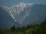 西山麓の上松町から望む三ノ沢岳