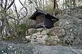 山頂付近の祠