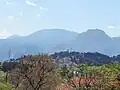 遠笠山（中央）矢筈山（右）