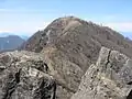 鬼ヶ岩越しに見た蛭ヶ岳