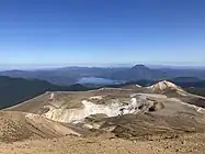 山頂から北西（阿寒湖・雄阿寒岳）を望む