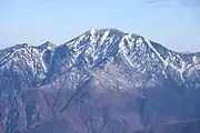 南西から望む巻機山から
